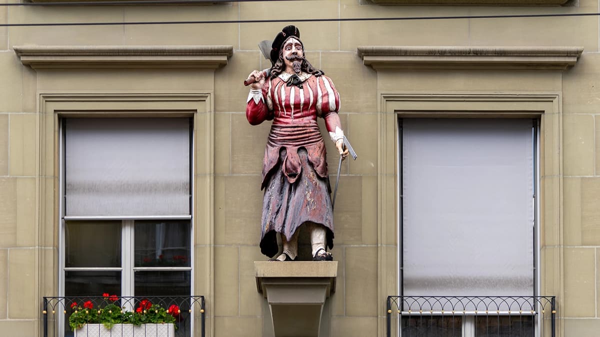 Augenlasern in Bern bei YOUSEE: Architektonisches Detail in der Altstadt von Bern.