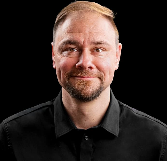 Our optometrist Andreas Sikau.