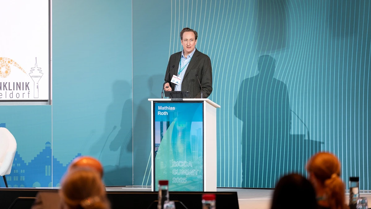 Dr. Roth as a speaker at the Sicca Summit 2025 in Frankfurt.