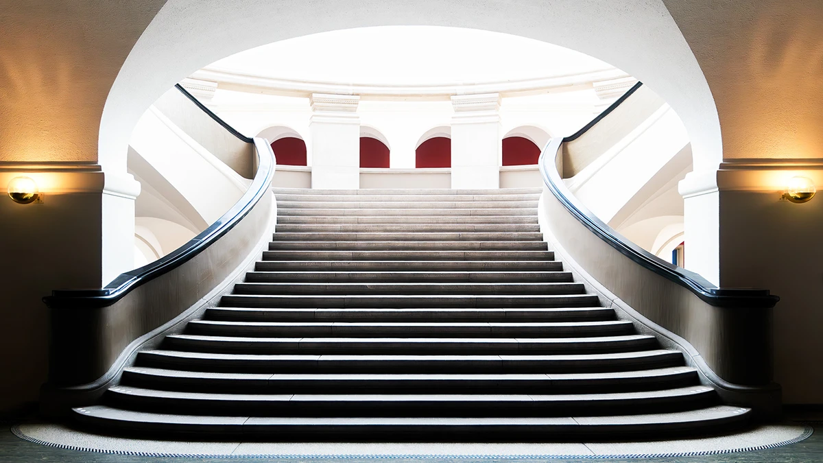 Treppenaufgang der Universität Zürich.